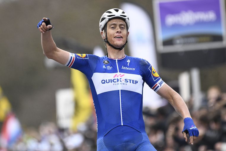 Een ijzersterke Terpstra wint de 102e Ronde van Vlaanderen, Gentenaar Tiesj Benoot achtste