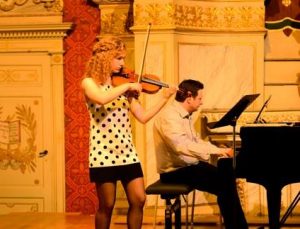 Van kinderdroom tot werkelijkheid: Hannelore De Vuyst speelt viool in alle uithoeken van Europa