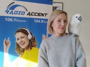 De bekendste vogel van Vlaanderen: “Marni The Cockatoo gaat zelfs mee de Zwitserse bergen in”