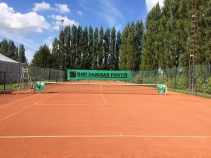 Tennisvelden van Sint-Lievens-Houtem kunnen online geboekt worden