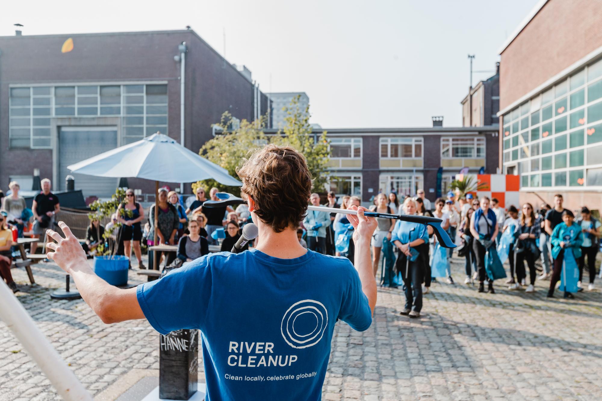 River Cleanup in Gent