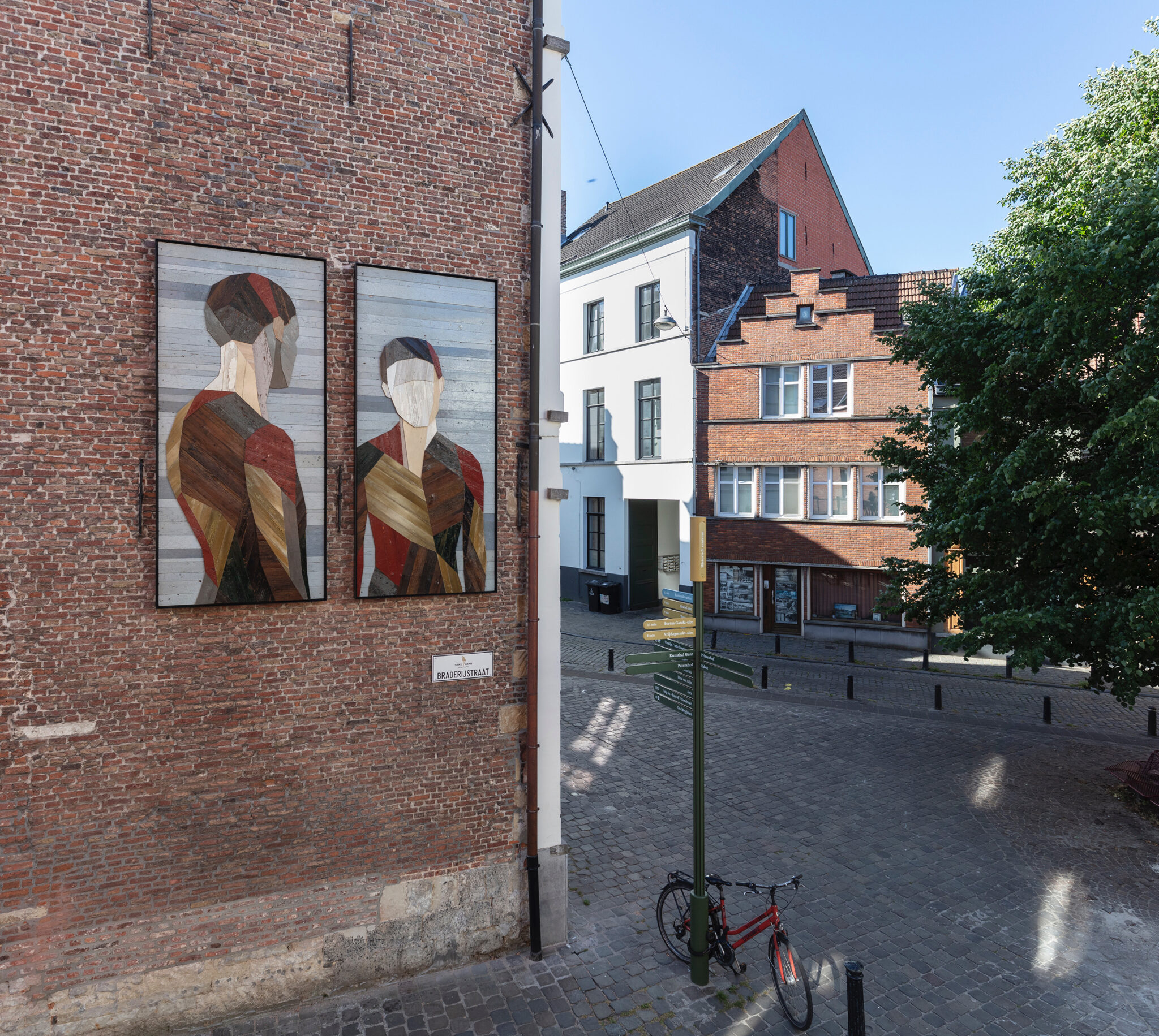 Eerste kunstbiënnale in Prinsenhof